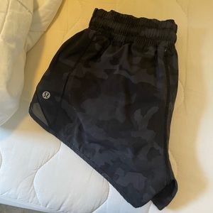 Lululemon hottyhot shorts